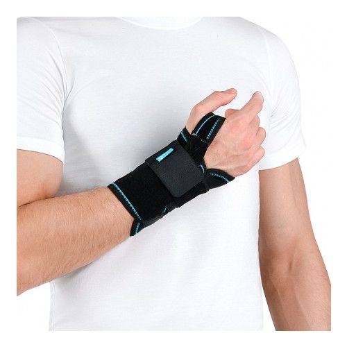 Бандаж (ортез) Алком на променезап'ястковий суглоб з металевою шиною універсальний 4069 чорний лівий (р.1) в місті Канів : ціни, характеристика.  - фото №1 Бандаж (ортез) Алком на променезап'ястковий суглоб з металевою шиною універсальний 4069 чорний лівий (р.1) в місті Канів : ціни, характеристика.