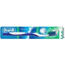 Зубна щітка Oral-B 3D Свіжість 40 середня жорсткість в інтернет-аптеці foto 1